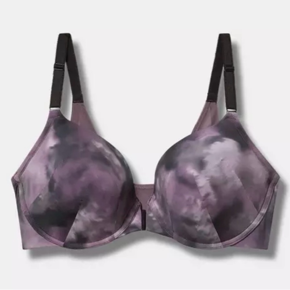 Torrid Perfect T shirt Front close bra